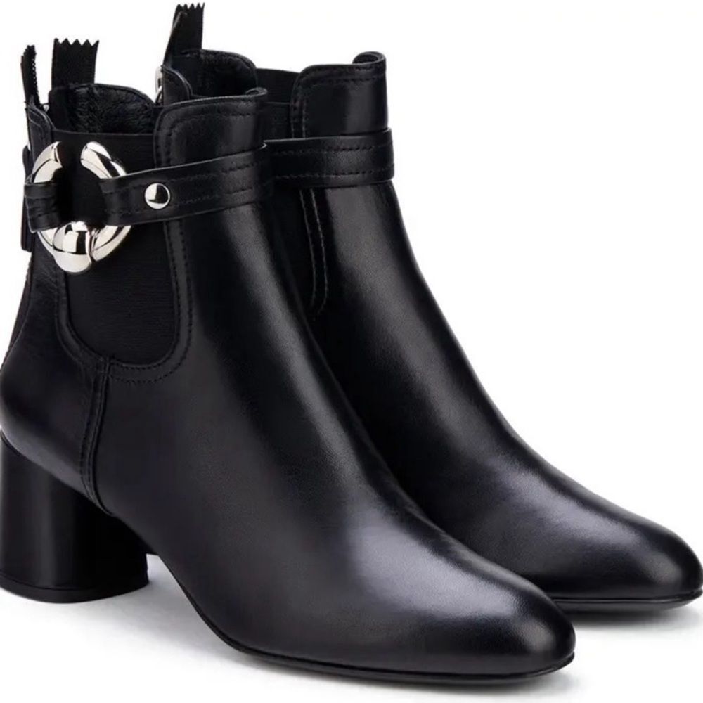 AGL boots